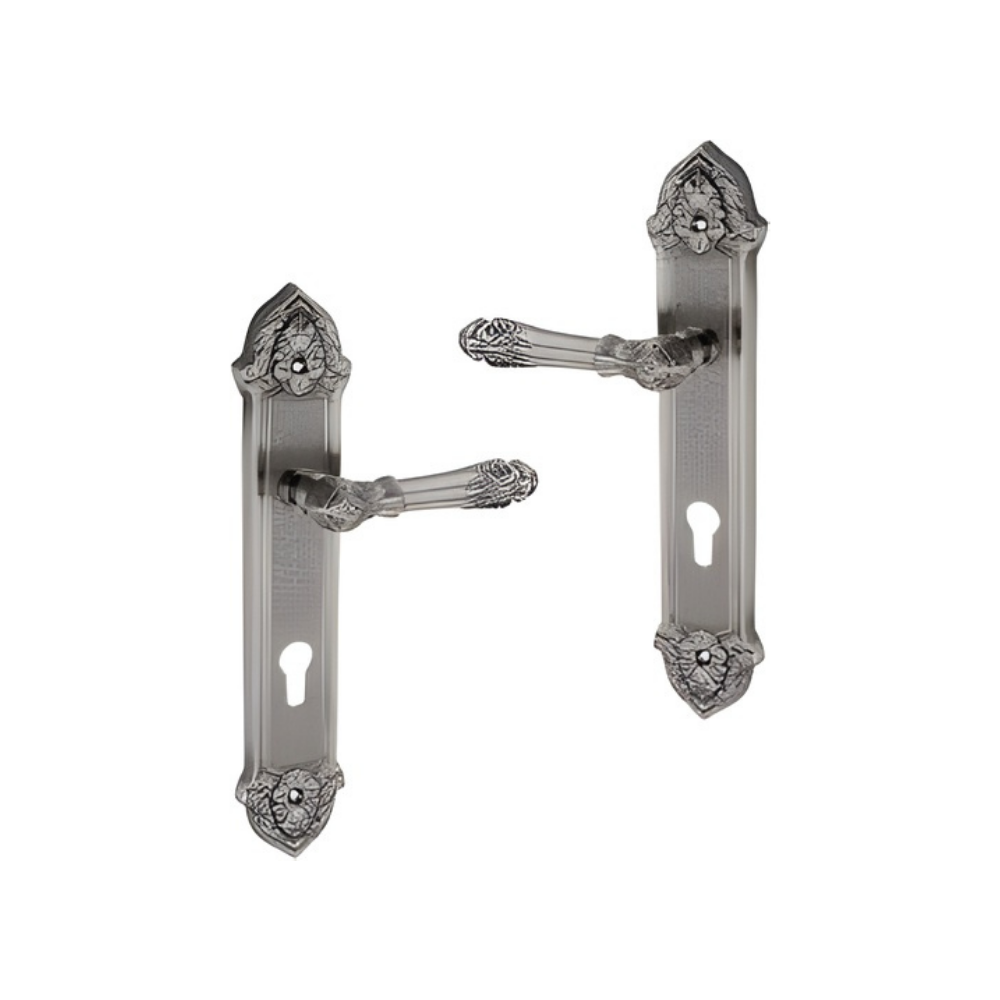 Black Simple Fashion Clothing Apparel Logo - 2025-12-24T164835.049